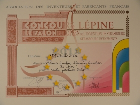 Диплом за лучшее изобретение "Водка газированная светящаяся "САЛЮТ" на 112 французской международной выставке изобретений в Страсбурге в сентябре 2013 года